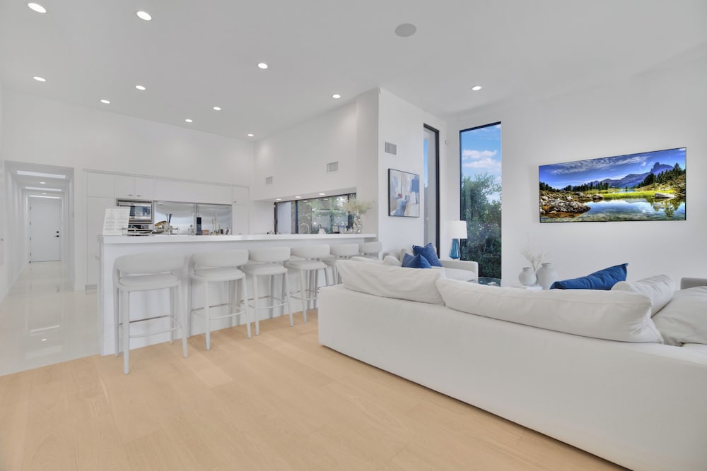 Morning View Malibu - Malibu Masterpiece in the Making w/ Views & Beach Access