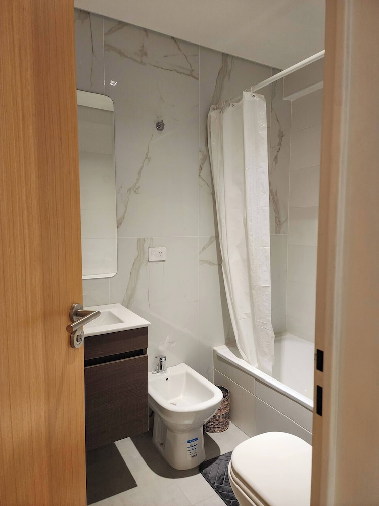 Alberti 360 Charming City Center Apartment With Shared Pool