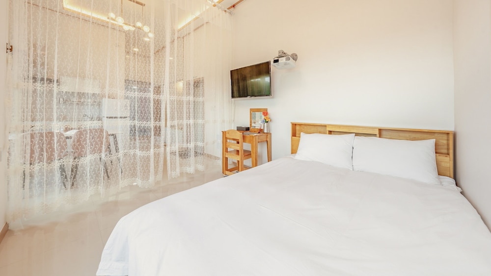 Gapyeong Ribbon Spa Pool Villa