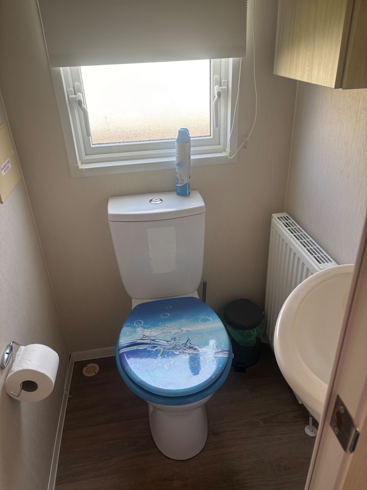 Newquay Bay - 3-bed Caravan - Sleeps 6