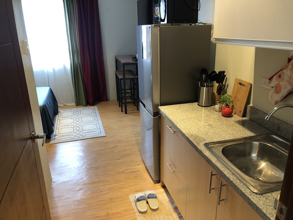 Cebu Vacations - Romantic Urban Getaway by Primitive Stay - Property Image 12