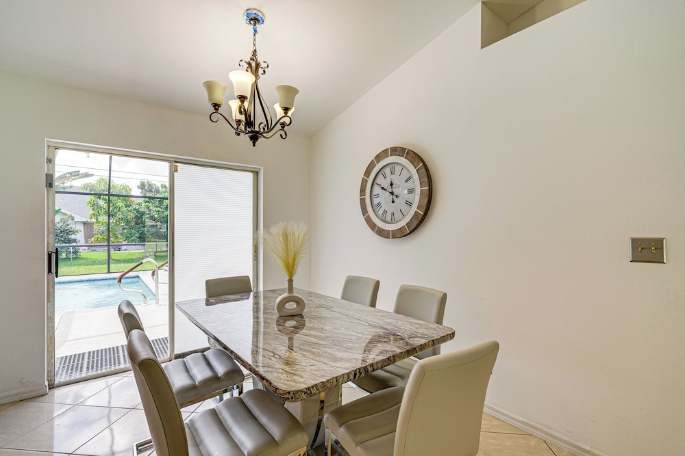 Quiet Neighborhood! Poolside Oasis in Cape Coral