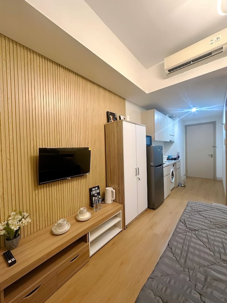 Green Sedayu Suites by Emily