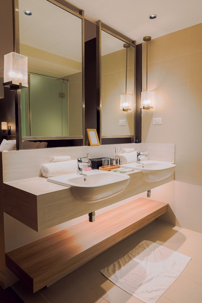 Hotel Residences at Acqua