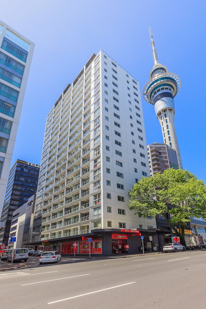 Modern Apartment Short Walk to SkyTower — Auckland
