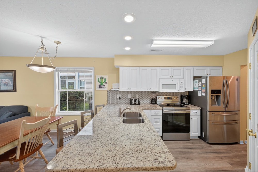 River Oaks 5c 2 Bedroom Condo