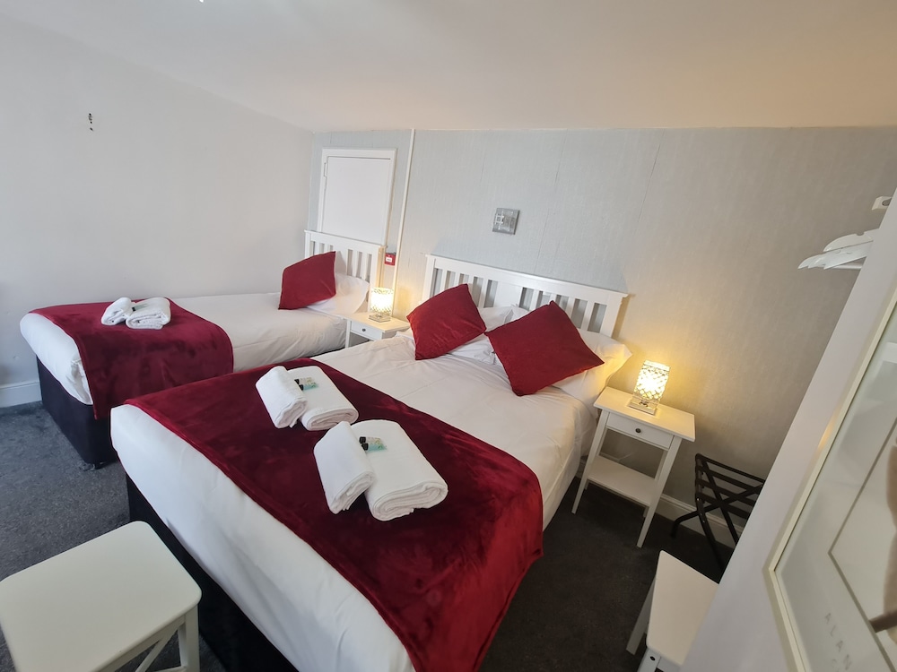 Clifton Villa Hotel