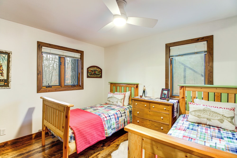 Short Drive to Itasca State Park - Waterfront Home