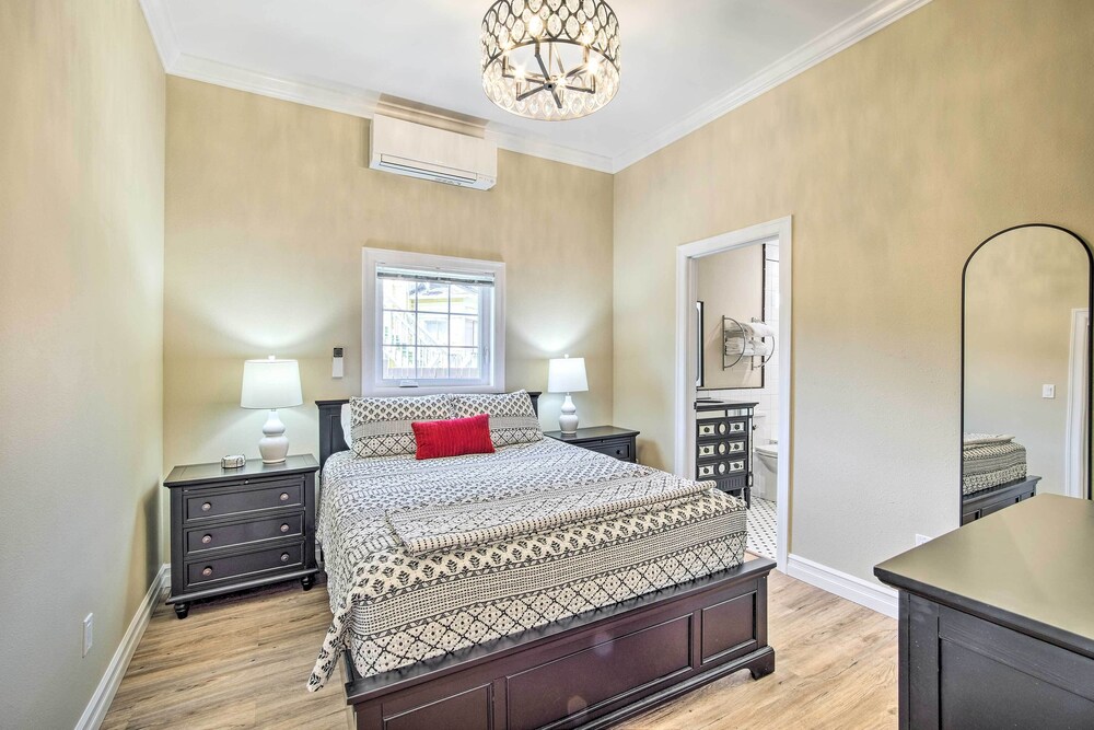 Renovated North Bend Cottage: Near Eateries! view 3