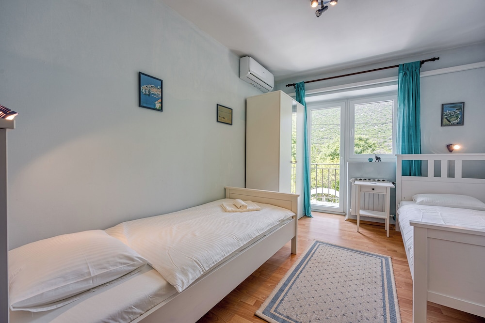 Captain's House - Sv. Jakov