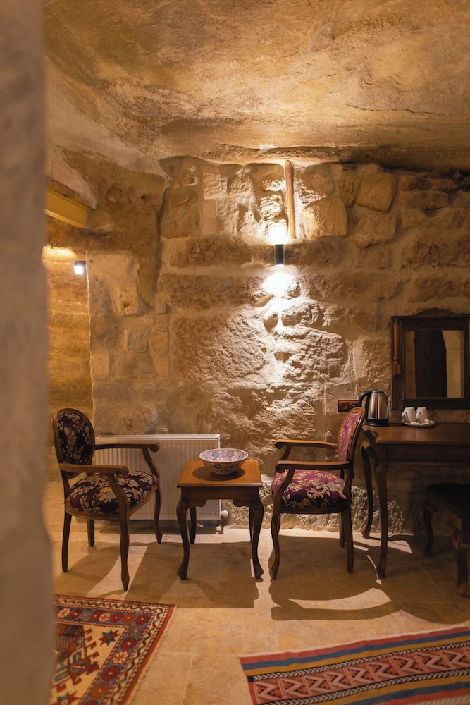 Memory Cave House