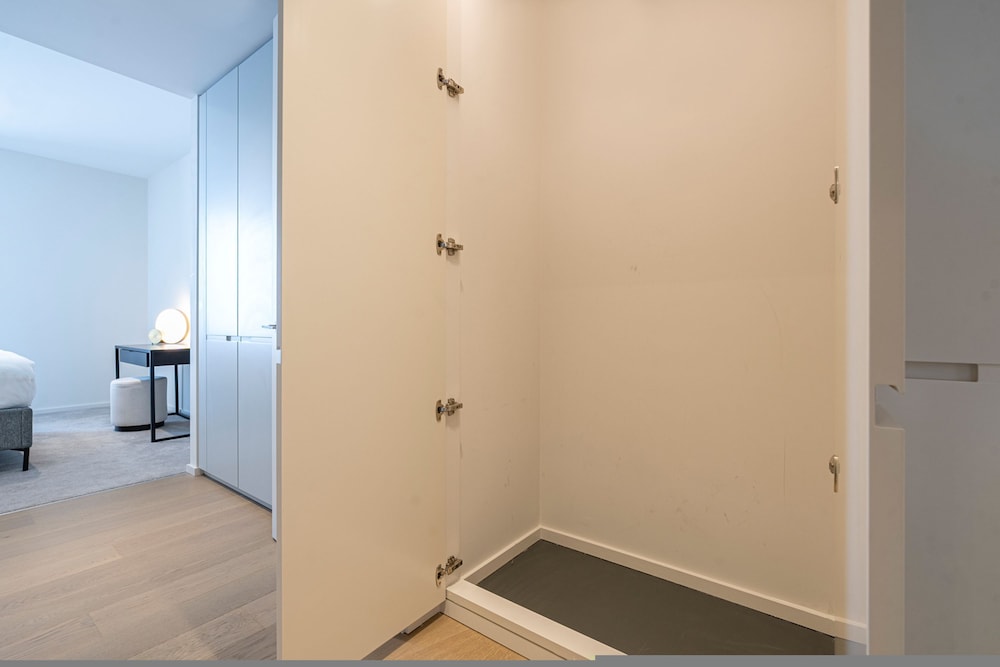 Stylish Three-bedroom Apartment in Canary Wharf