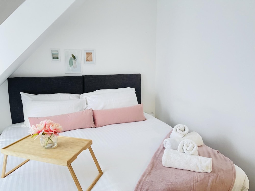 Quartz Apartment in Cambridge view 5