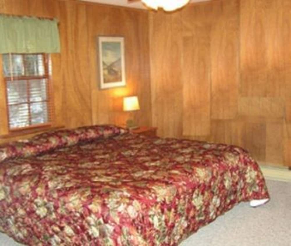 Cabins at Twinbrook Resort