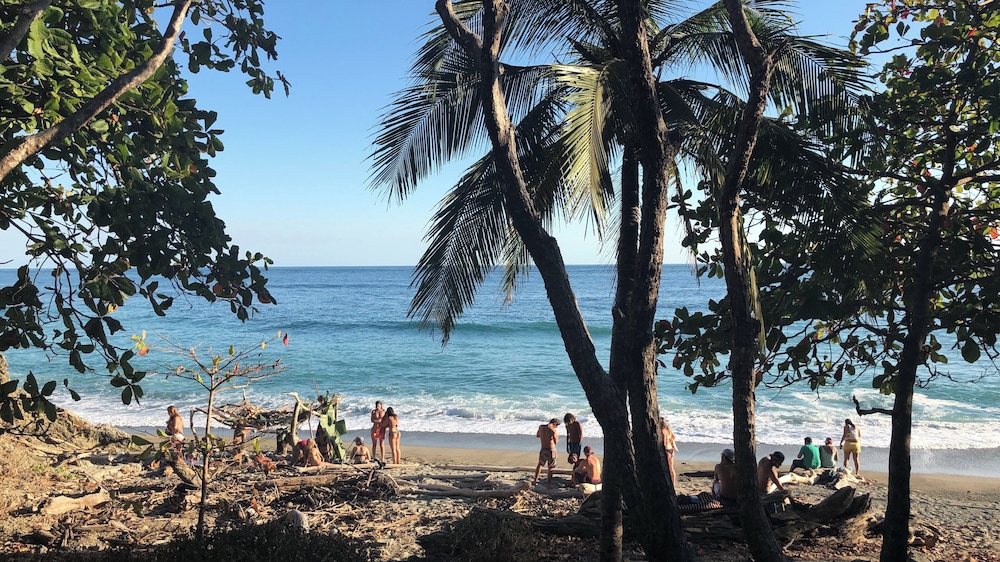 Sandy Toes Hostel