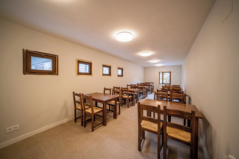 Aran Hostel