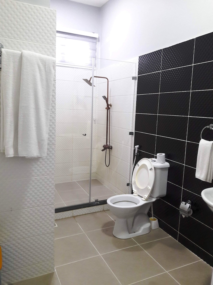 Best Western Jangwani Sea Breeze Hotel