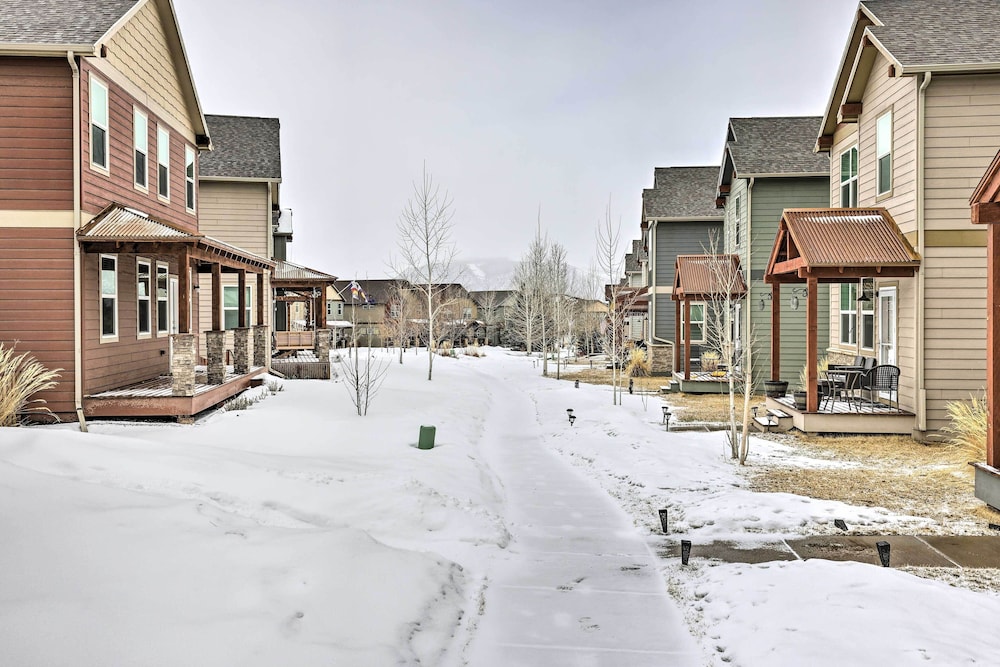 Gypsum Home w/ Patio: Between Glenwood & Vail
