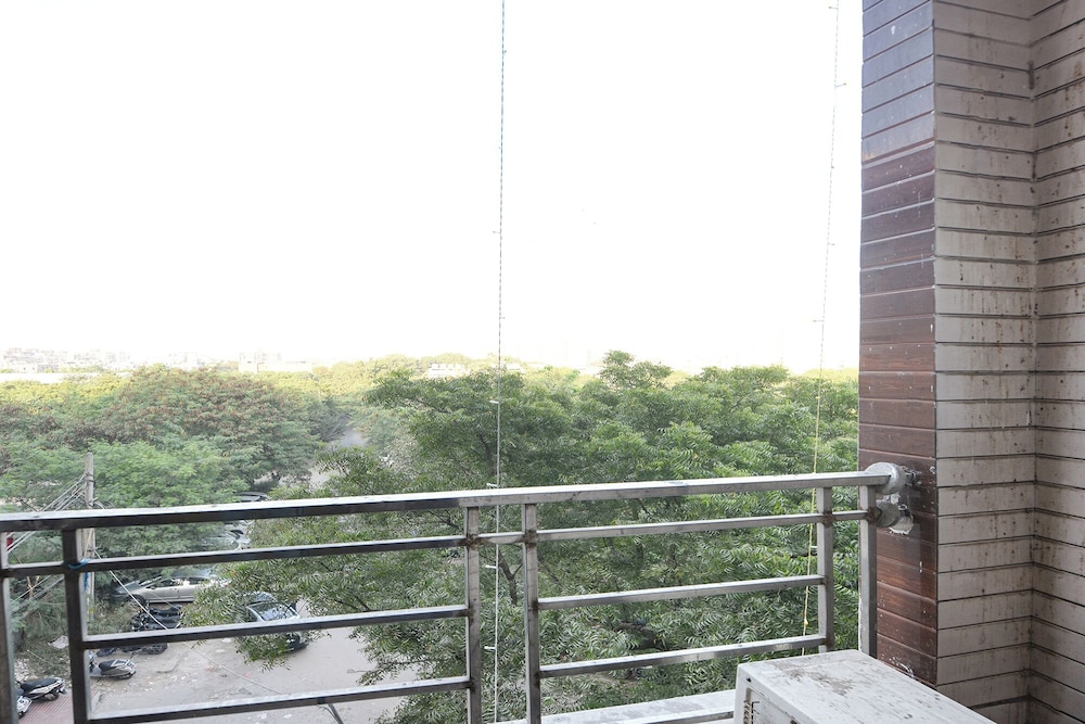 Fabhotel Kanchan Palace