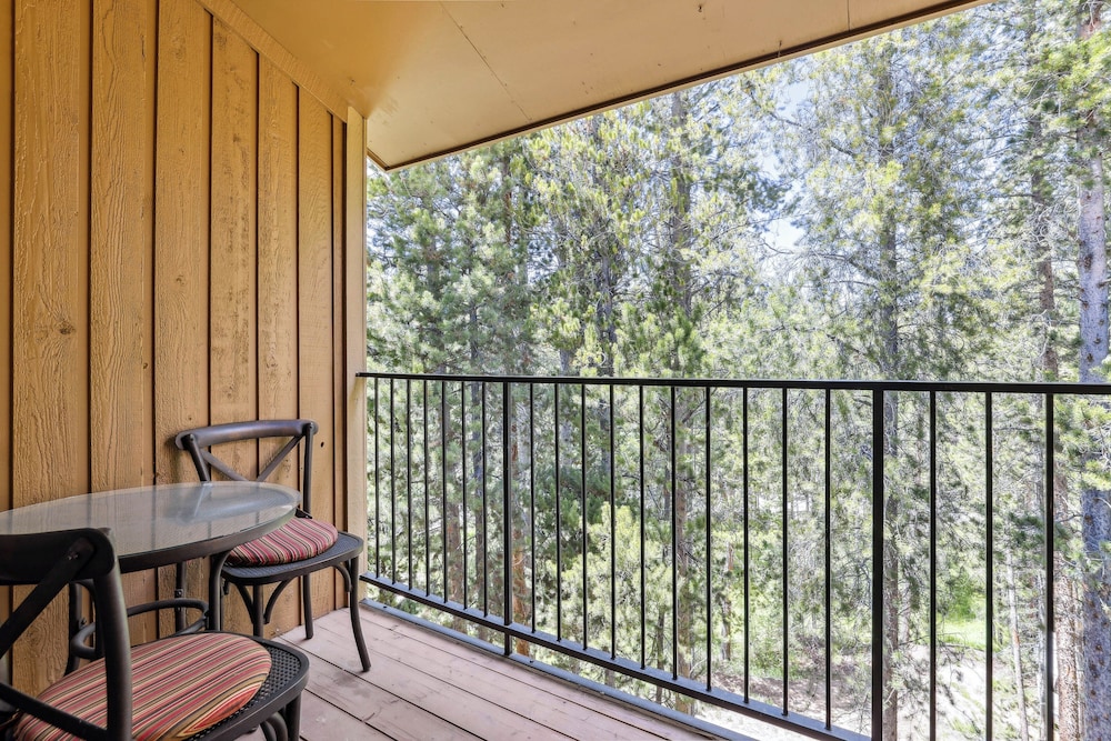 Cozy Winter Park Condo: Bike, Ski, & Hike!