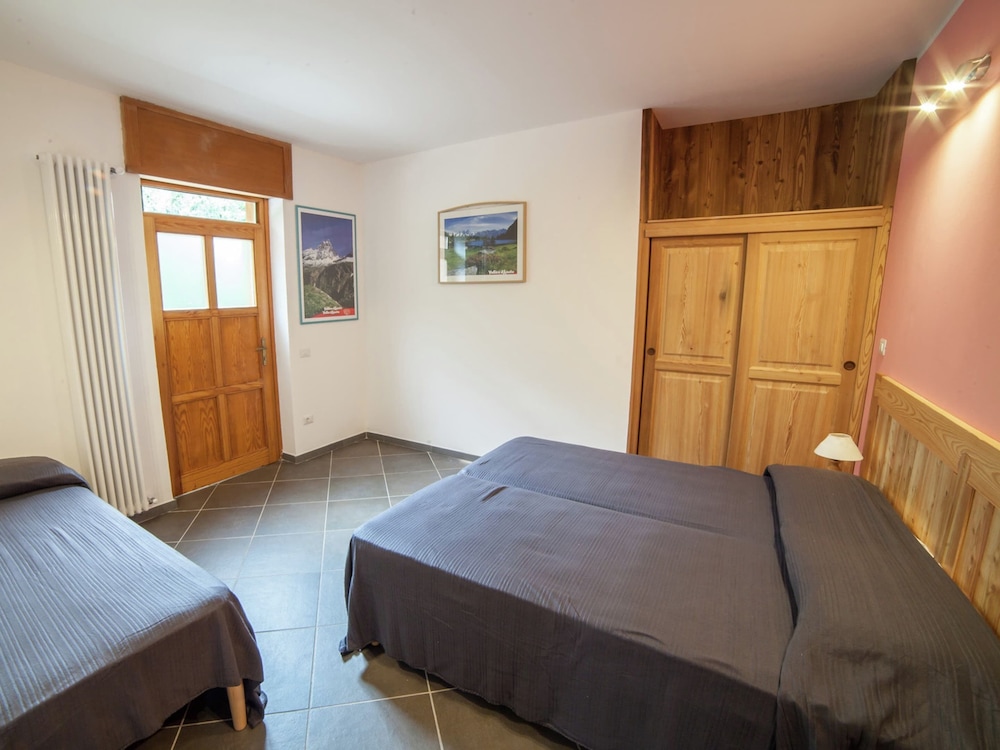 Spacious Apartment in Antey-Saint-André near Ski Lift view 3