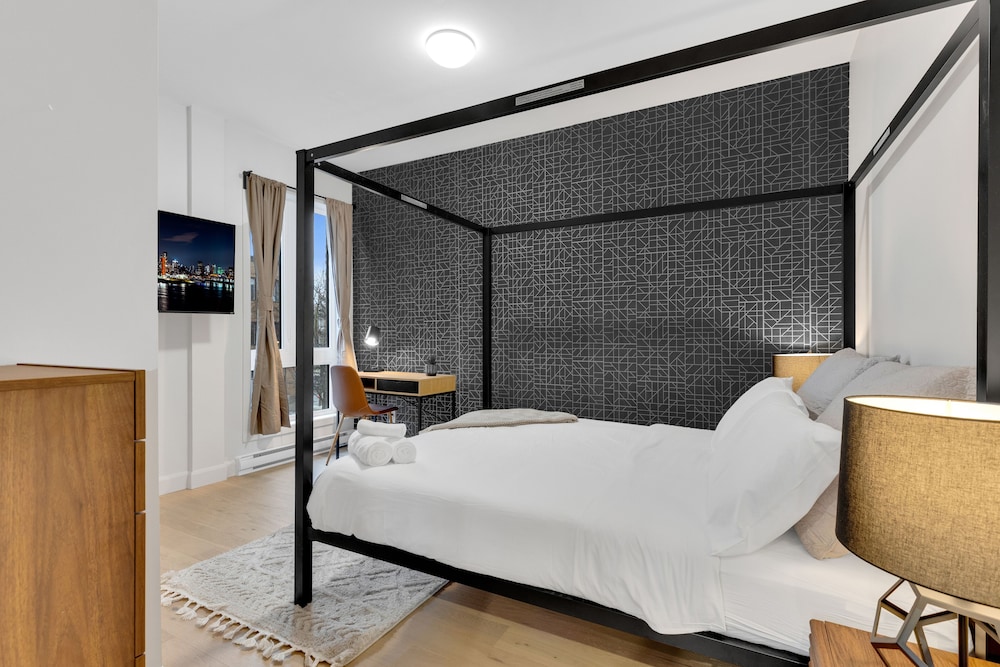 Deluxe Suites Downtown Montreal - Image 4