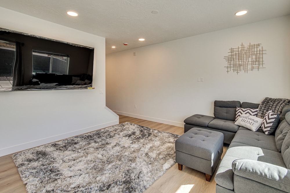 Built in 2025: Parowan Escape w/ Views!