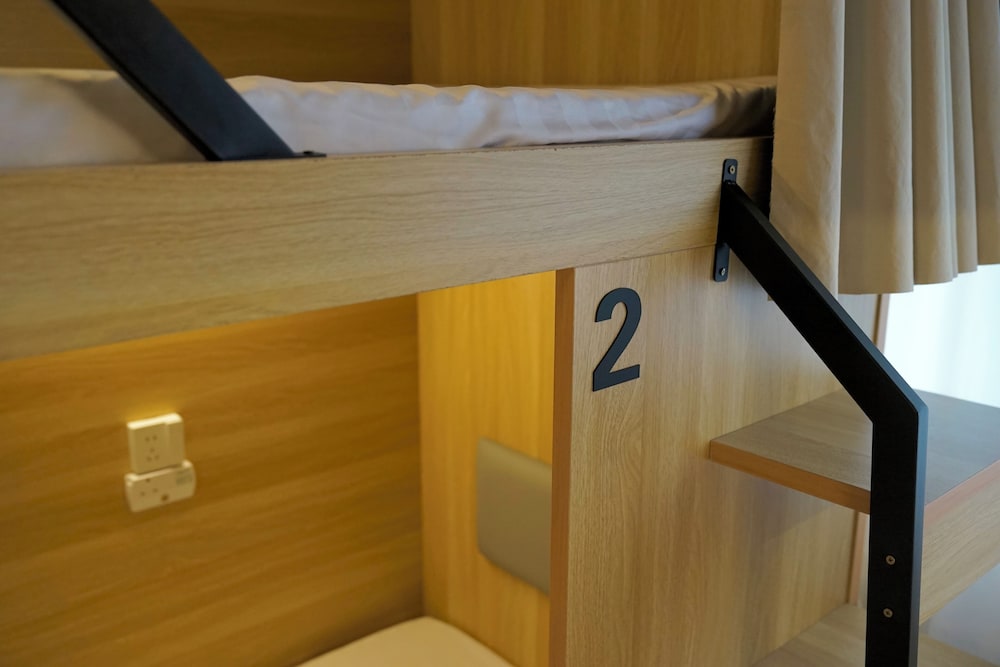 Waveflo Hostel