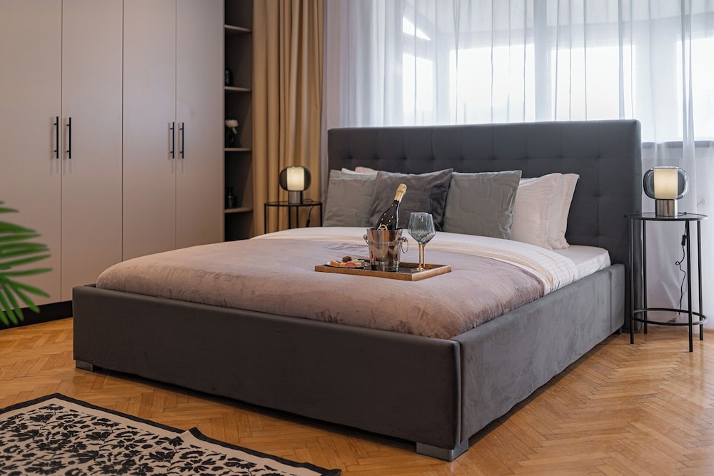 Contemporary 3-Bedroom Lofts - Modern Touches Meet Classic Elegance by Calea Victoriei