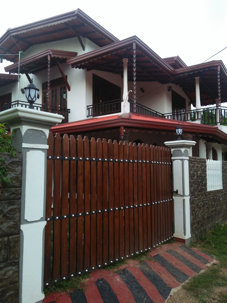 Vihara Safari Homestay
