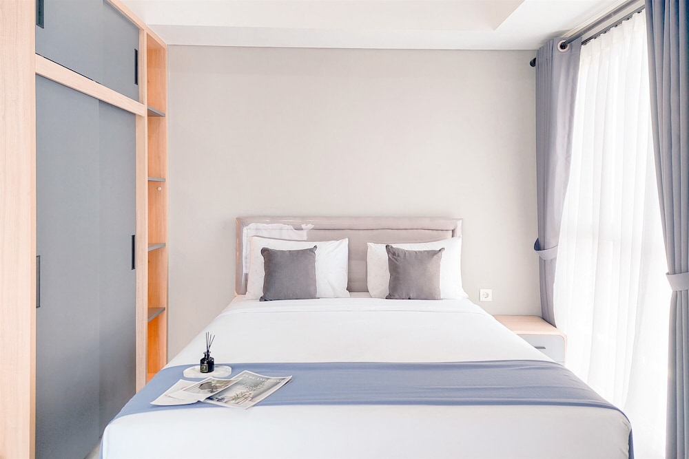 Spacious And Simple Studio Apartment Casa De Parco view 3