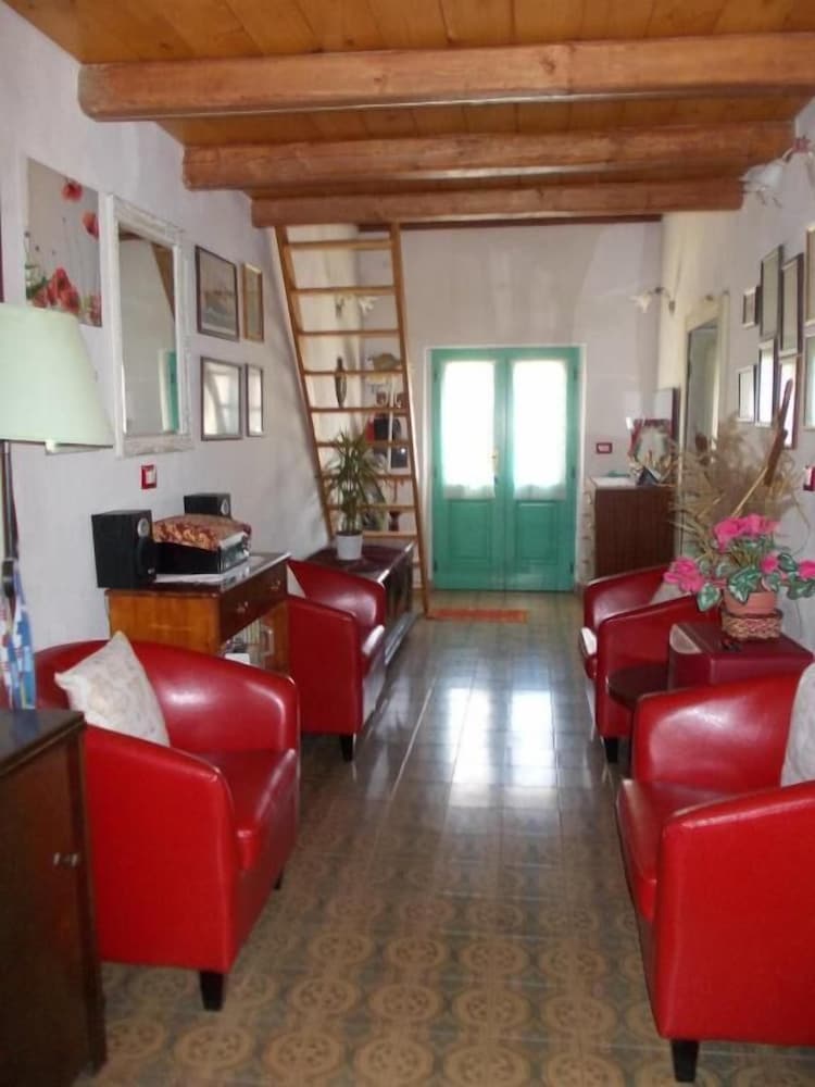 Sardinia International House