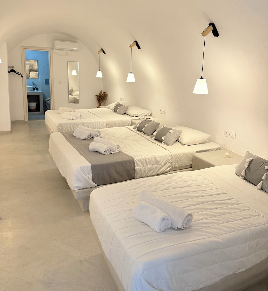 Fira Heart Studios