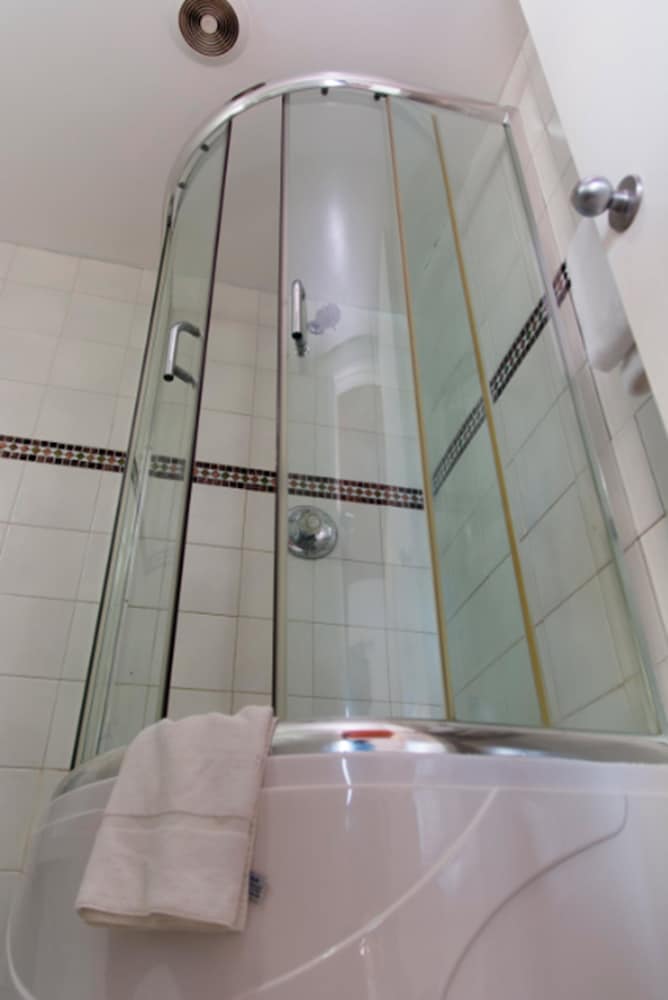 HBK Villa Rentals at Jolly Harbour