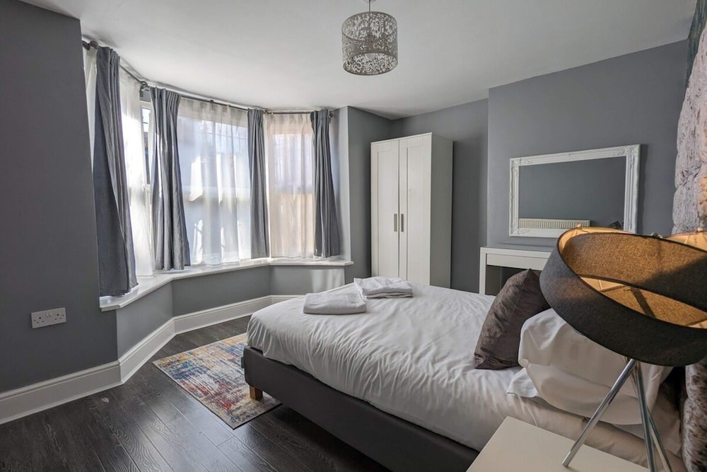 Apart-hotel - Flat 1 - 2 bed 1.5 Bath view 4