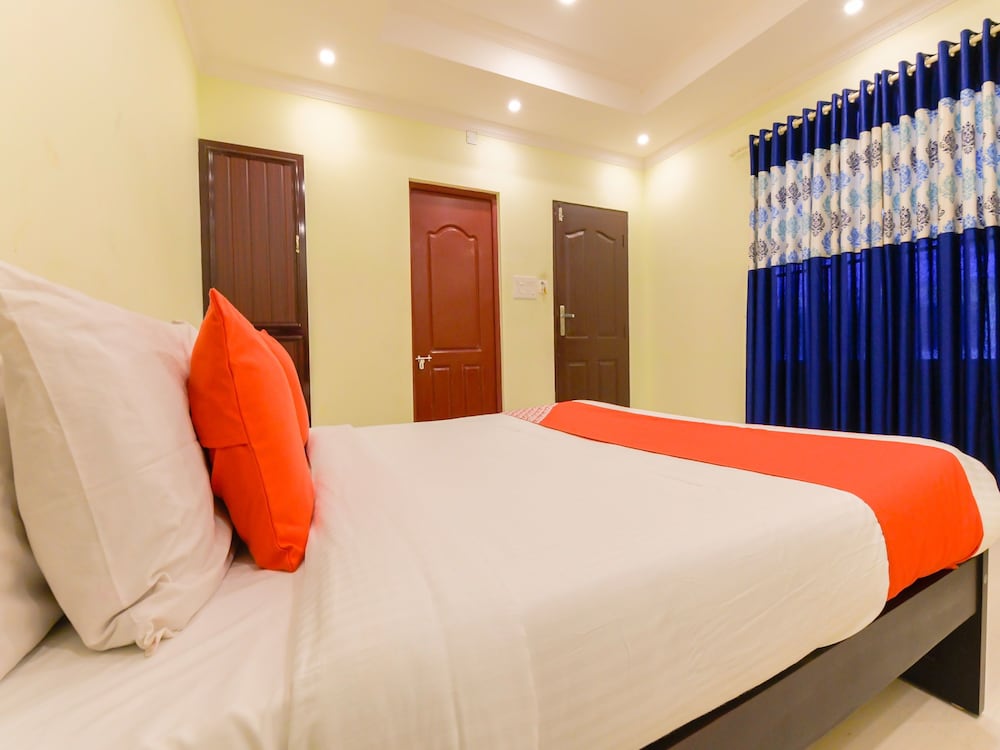 OYO 11529 Diamond Residency