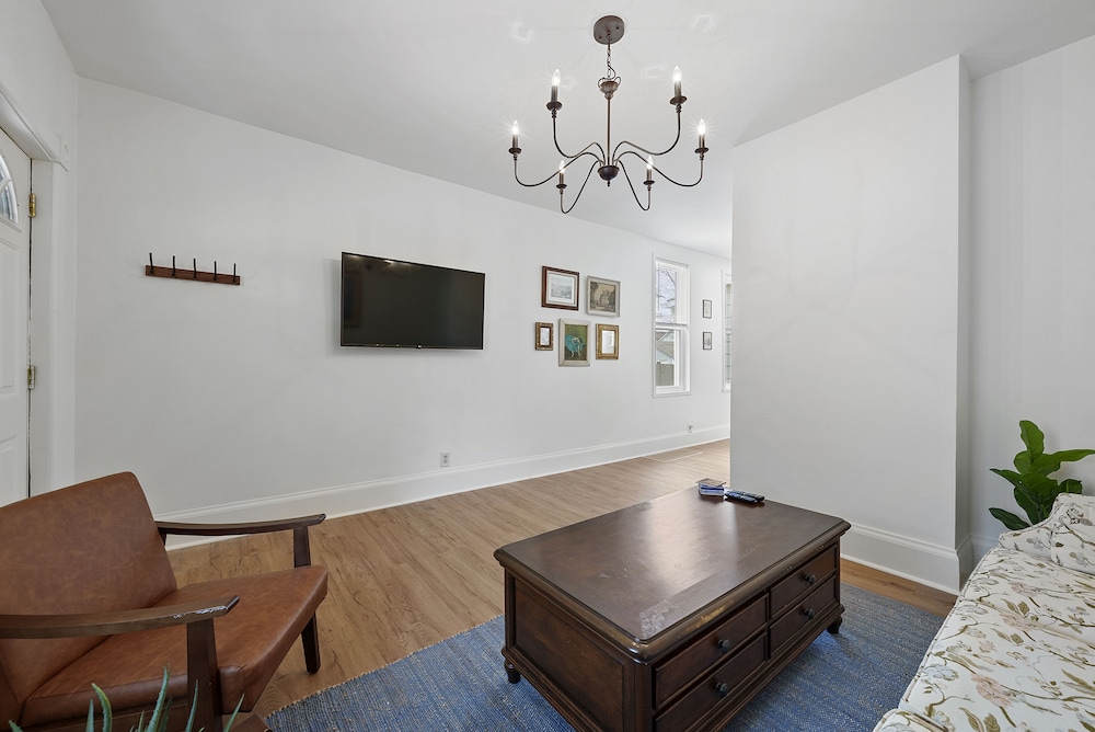 Morrill Modern Retreat Desirable Marion Village! - Image 2