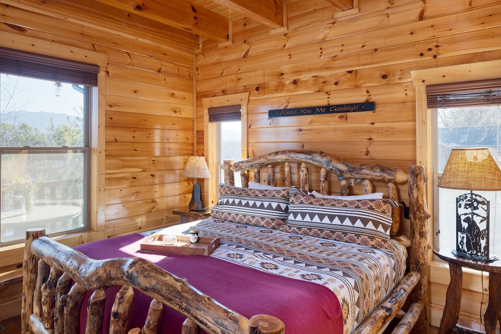 100 Guests Blackthorn Sister Smokies Homes Luxury Mountain Retreat