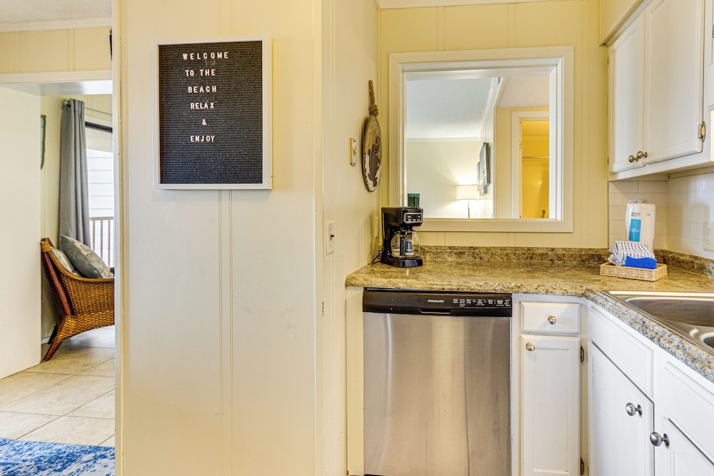 Pool Access: Beachfront Hilton Head Resort Condo