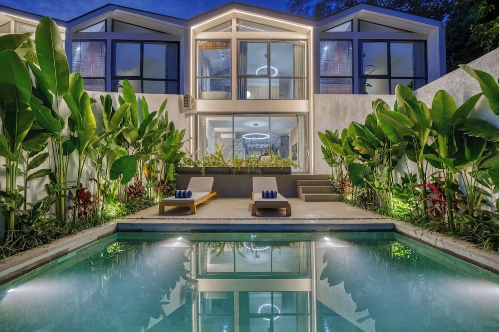 Loyo Villas
