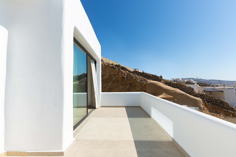 Apellon Mykonos Luxury Seaview Retreat