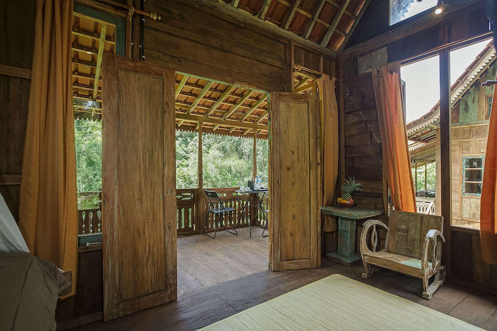 Tepi Sawah Lodge