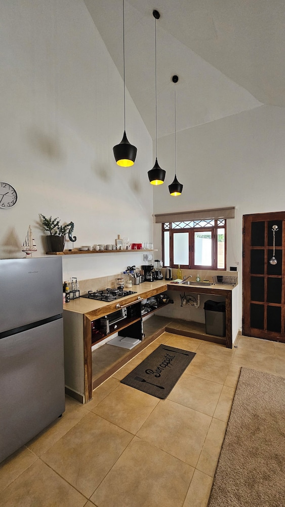 Zoa Villas - 2 minutes to the beach