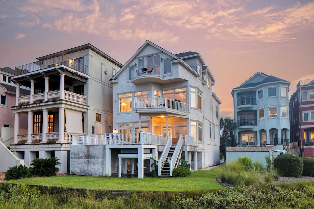 Sleeps 38 2 Homes, Steps to the Beach, Private Pool + Hottub, Game Room, Views