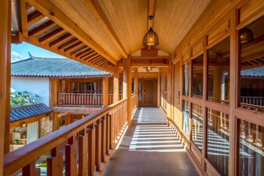 Floral Hotel · Nameiju Lijiang