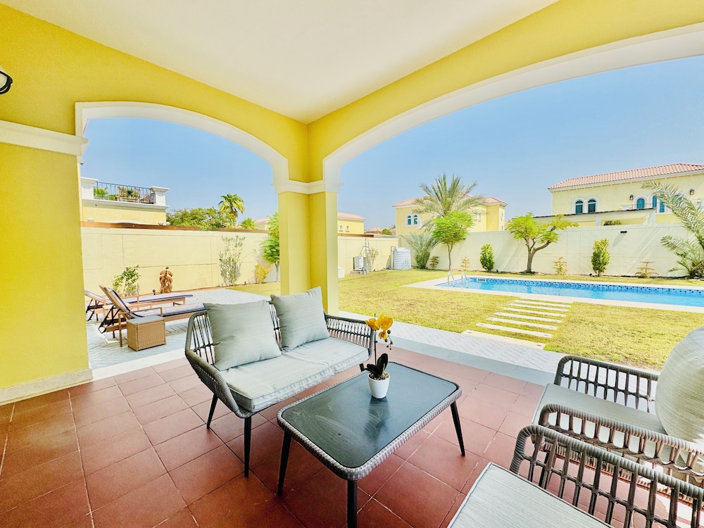 Venduras - 3BR Villa in Jumeirah Park