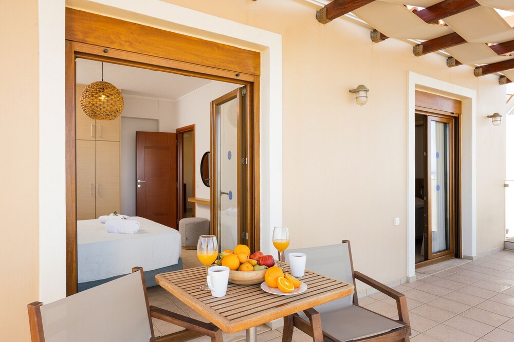 Irida Villa