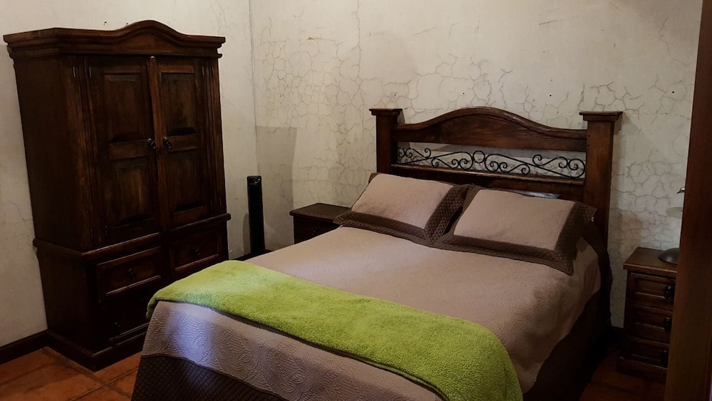 Hotel La Casa De La Alameda - Image 1