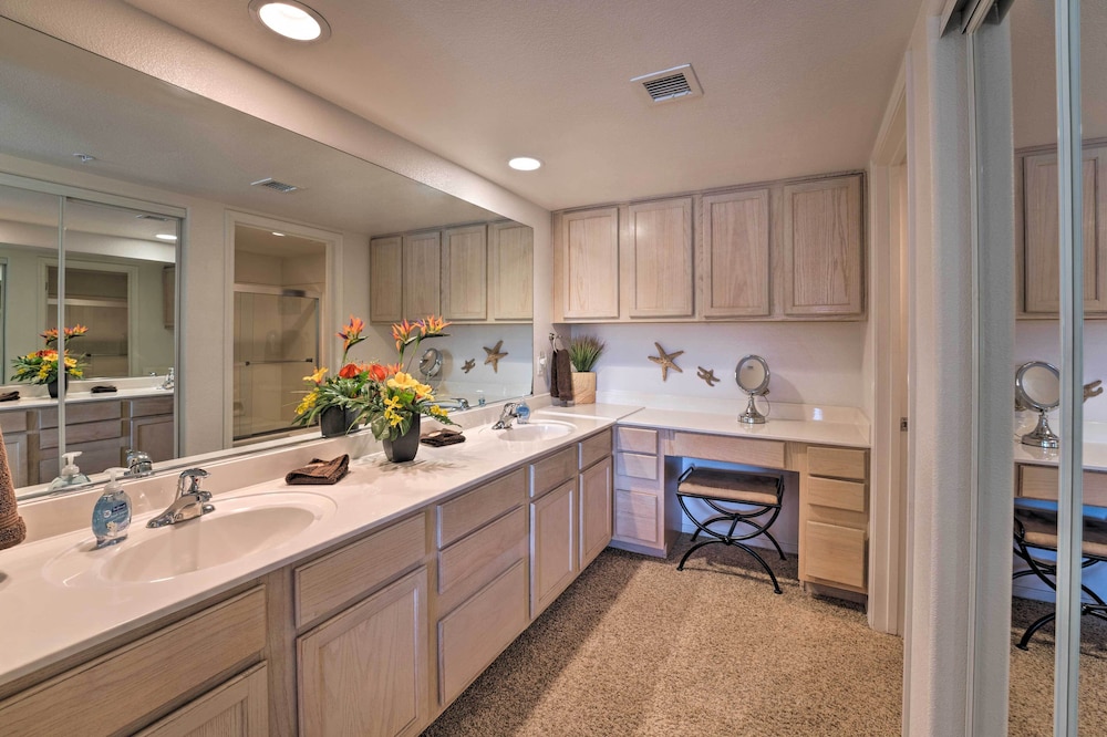 1 Mi to London Bridge: Condo w/ Pool Access view 3