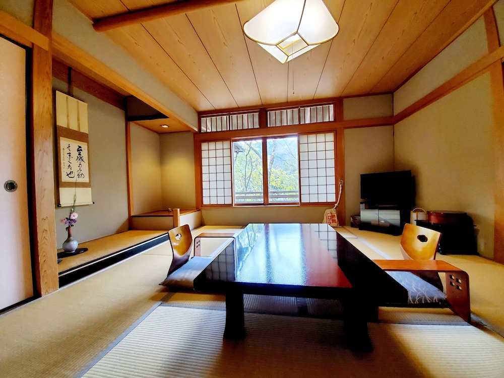 Ryotei Tanokura 8